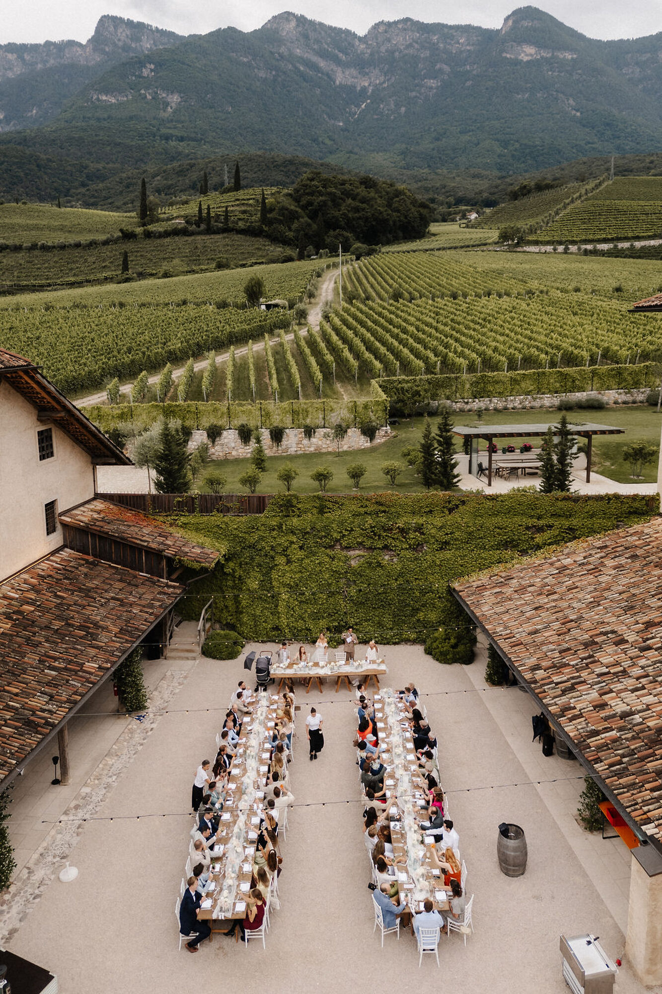 Hochzeit, Ort und Stimmung